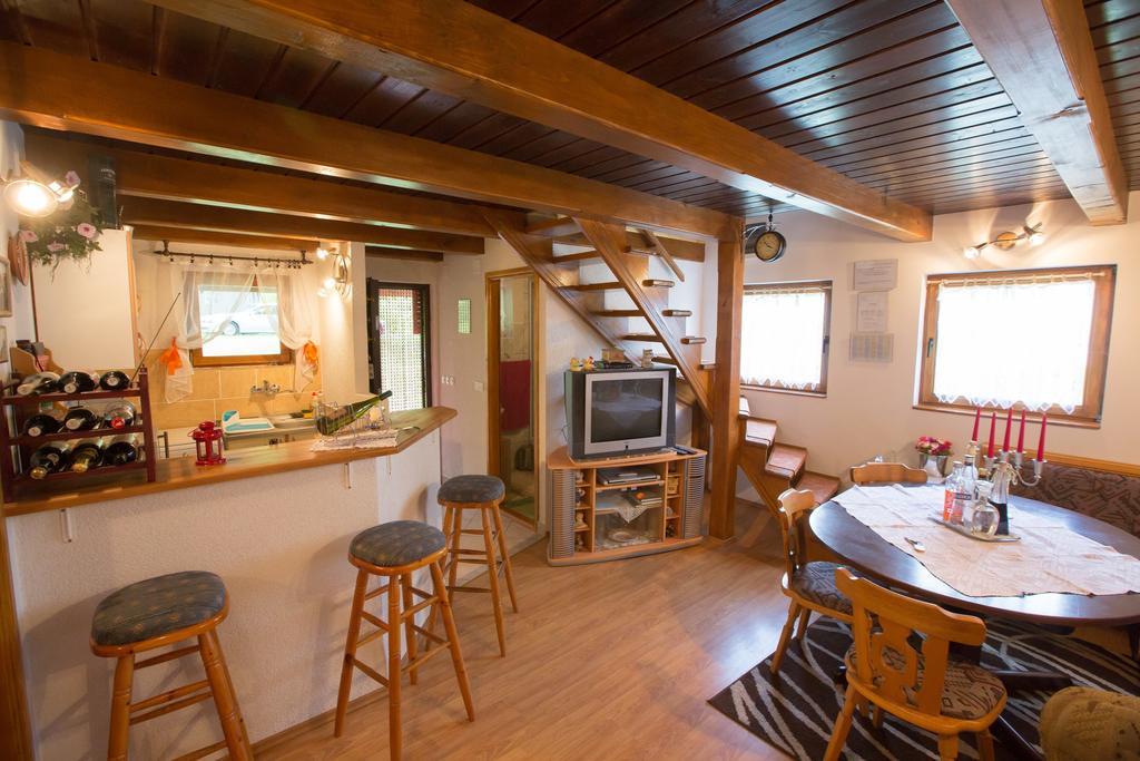 Holiday Home Trzan Josipdol Bagian luar foto